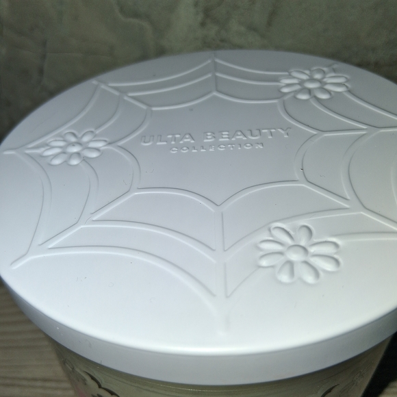 Ulta Beauty Collection HAUNTED CHERRY 3-Wick Candle.Cherry, Plum + Vanilla NEW! - Picture 2 of 4